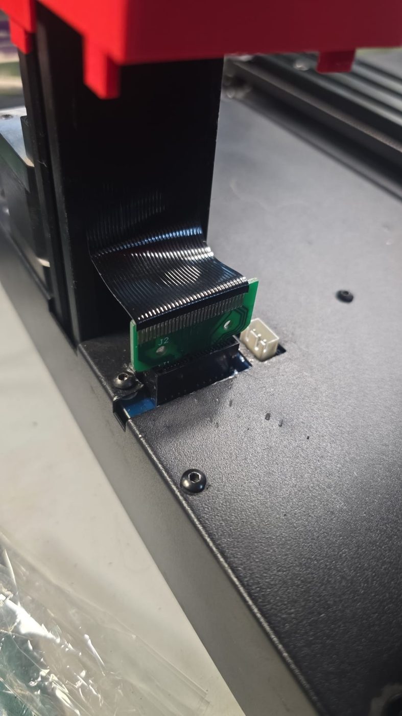El conector rígido de 30 pines de la placa Z al aire, sin tapa