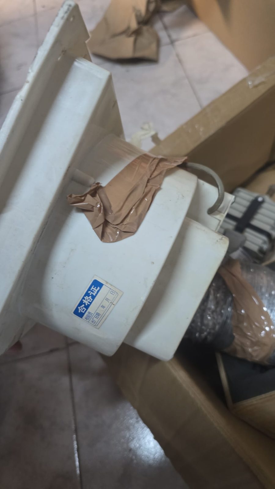 Turbina centrífuga blanca del extractor con el tubo flexible de aluminio