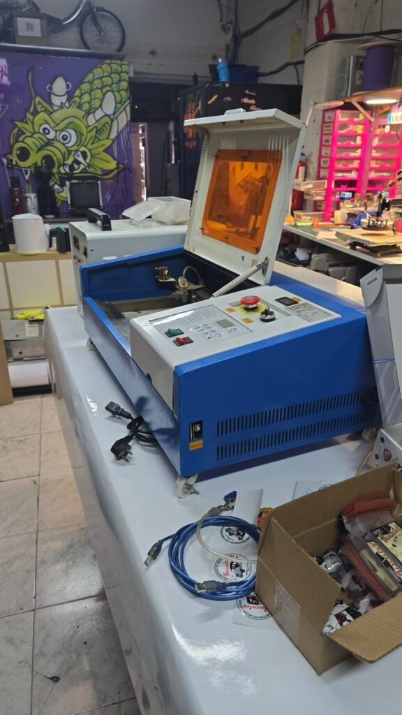 K40 láser CO2 (Amonstar HQ3020)